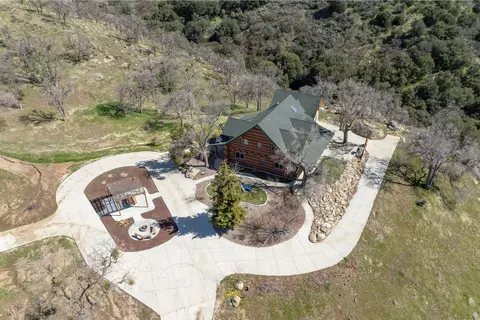 View/Area - 15956 High Gun Dr, Tehachapi, CA 93561 photo 1 of 4