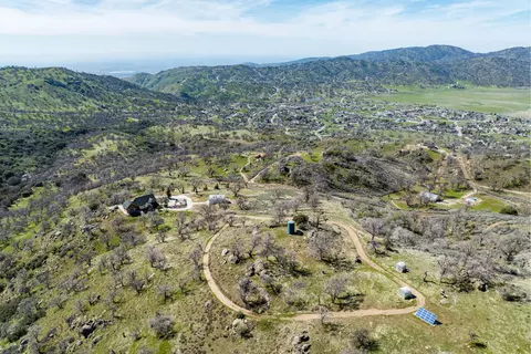 View/Area - 15956 High Gun Dr, Tehachapi, CA 93561 photo 4 of 4