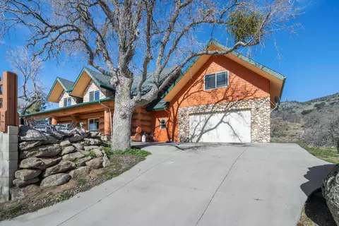 Exterior - 15956 High Gun Dr, Tehachapi, CA 93561 photo 3 of 5