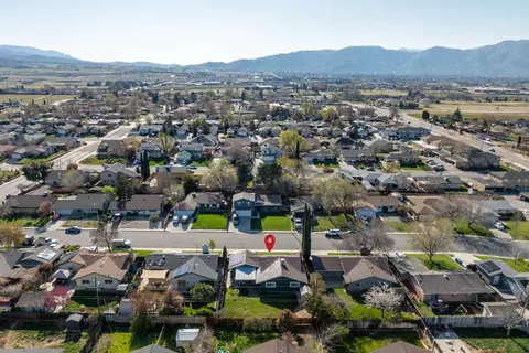 View/Area - 812 Kelton St, Tehachapi, CA 93561 photo 5 of 6