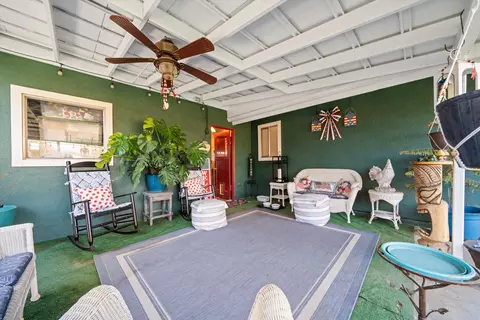 Exterior - 812 Kelton St, Tehachapi, CA 93561 photo 5 of 7