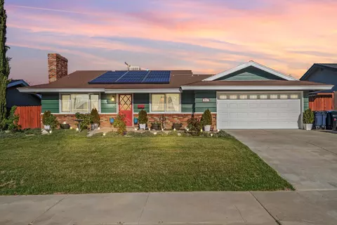 Exterior - 812 Kelton St, Tehachapi, CA 93561 photo 2 of 7