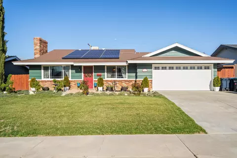Exterior - 812 Kelton St, Tehachapi, CA 93561 photo 4 of 7