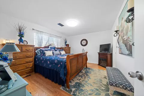 Bedroom - 812 Kelton St, Tehachapi, CA 93561 photo 3 of 3