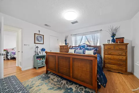 Bedroom - 812 Kelton St, Tehachapi, CA 93561 photo 2 of 3