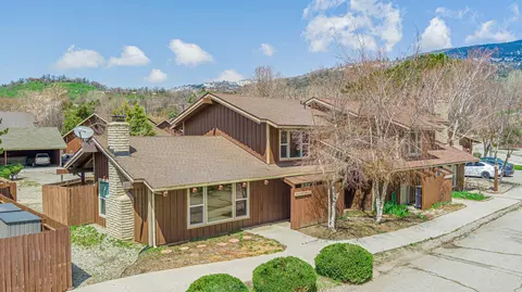 32 Meadow Lakes Dr, Tehachapi, CA 93561