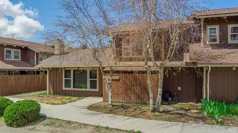 32 Meadow Lakes Dr, Tehachapi, CA 93561 photo 4