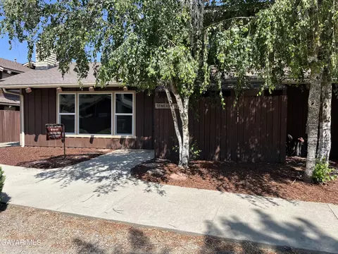 32 Meadow Lakes Dr, Tehachapi, CA 93561 photo 3