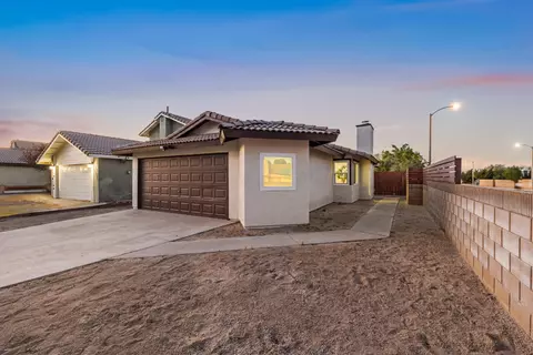 3463 Santa Rosa Ct, Palmdale, CA 93550