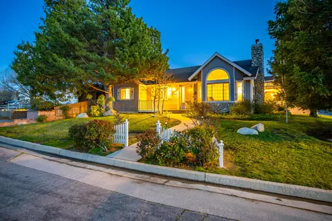 15322 Sandrock Dr, Lake Hughes, CA 93532
