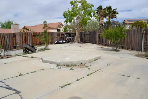 Exterior - 5135 Pacifica Ave, Palmdale, CA 93552 photo 6 of 16