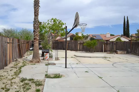 Exterior - 5135 Pacifica Ave, Palmdale, CA 93552 photo 11 of 16