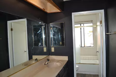 Bath - 5135 Pacifica Ave, Palmdale, CA 93552 photo 4 of 8