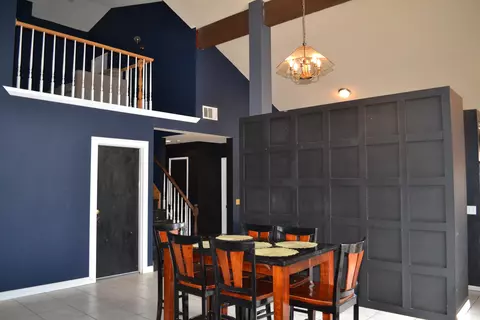 Dining - 5135 Pacifica Ave, Palmdale, CA 93552 photo 2 of 4