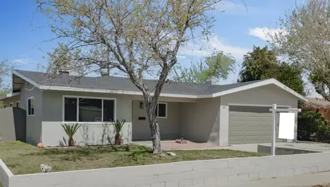 Exterior - 621 Pondera St E, Lancaster, CA 93535 photo 2 of 4