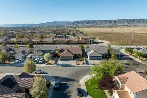 View/Area - 6152 Spice St, Lancaster, CA 93536 photo 2 of 7