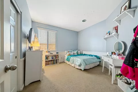 Bedroom - 6152 Spice St, Lancaster, CA 93536 photo 2 of 4