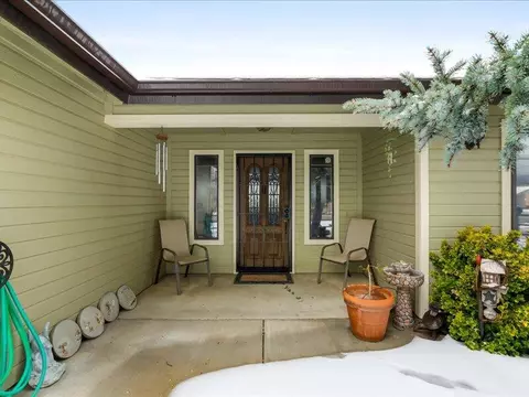 Exterior - 24140 Deertrail Dr, Tehachapi, CA 93561 photo 4 of 13