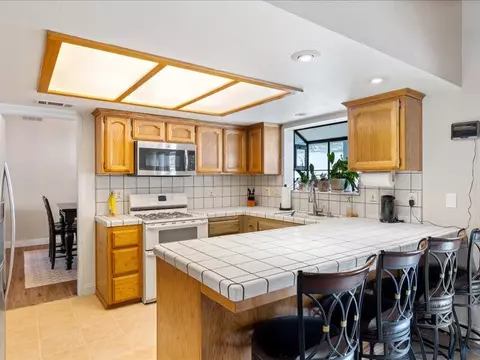 Kitchen - 24140 Deertrail Dr, Tehachapi, CA 93561 photo 2 of 4