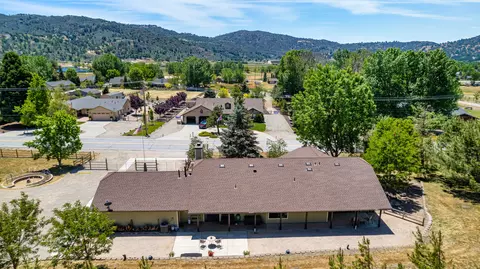 View/Area - 24140 Deertrail Dr, Tehachapi, CA 93561 photo 4 of 4