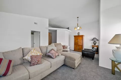 206 Tahquitz Pl, Palmdale, CA 93550 photo 10