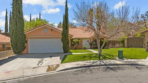 206 Tahquitz Pl, Palmdale, CA 93550 photo 3