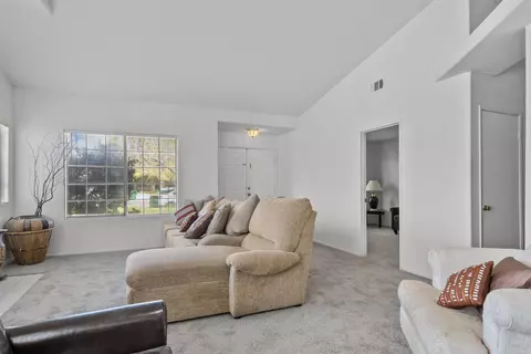 206 Tahquitz Pl, Palmdale, CA 93550 photo 8