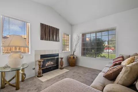 206 Tahquitz Pl, Palmdale, CA 93550 photo 9