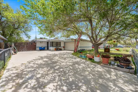 Exterior - 38934 Juniper Tree Rd, Palmdale, CA 93551 photo 2 of 15