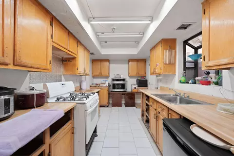Kitchen - 38934 Juniper Tree Rd, Palmdale, CA 93551 photo 4 of 5