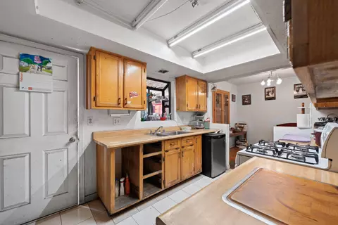 Kitchen - 38934 Juniper Tree Rd, Palmdale, CA 93551 photo 3 of 5