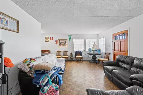 Living - 38934 Juniper Tree Rd, Palmdale, CA 93551 photo 2 of 2