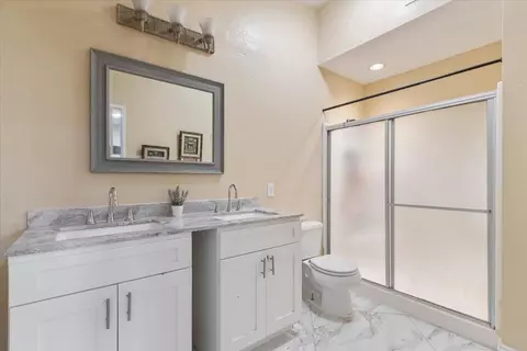 Bath - 43859 Estrella Ln, Lancaster, CA 93535 photo 2 of 2