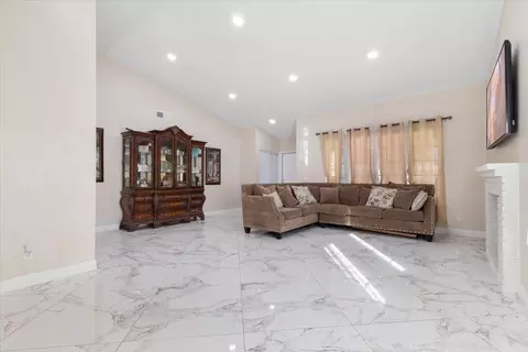 Living - 43859 Estrella Ln, Lancaster, CA 93535 photo 1 of 2