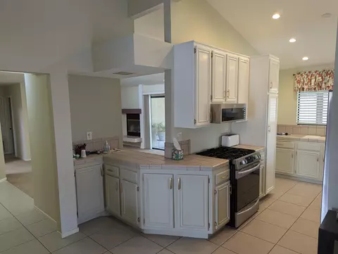 Kitchen - 44331 36th St W, Lancaster, CA 93536 photo 1 of 4