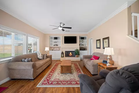 Living - 43651 Sawgrass Ln, Lancaster, CA 93536 photo 1 of 4