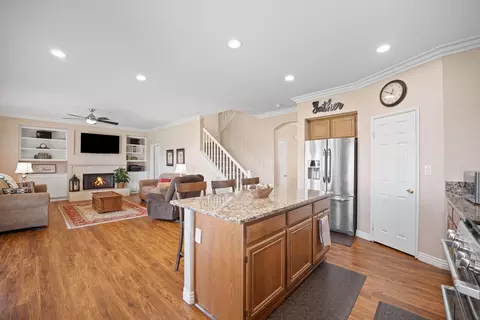 Kitchen - 43651 Sawgrass Ln, Lancaster, CA 93536 photo 5 of 5