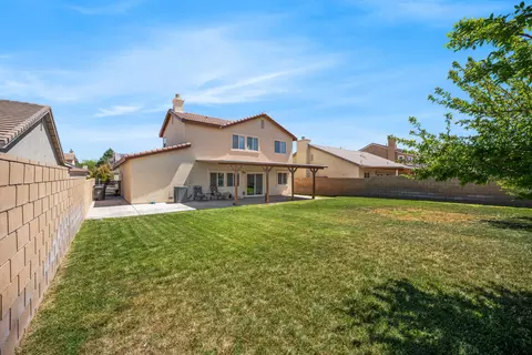 Exterior - 43651 Sawgrass Ln, Lancaster, CA 93536 photo 5 of 7