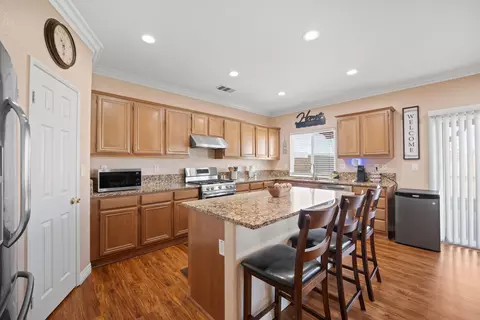 Kitchen - 43651 Sawgrass Ln, Lancaster, CA 93536 photo 1 of 5