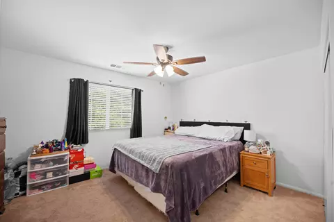 Bedroom - 43651 Sawgrass Ln, Lancaster, CA 93536 photo 5 of 9