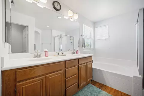 Bath - 43651 Sawgrass Ln, Lancaster, CA 93536 photo 3 of 4