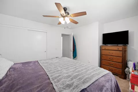 Bedroom - 43651 Sawgrass Ln, Lancaster, CA 93536 photo 6 of 9