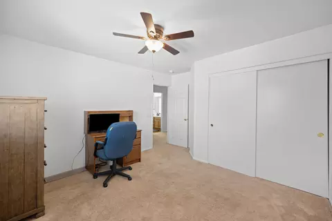 Bedroom - 43651 Sawgrass Ln, Lancaster, CA 93536 photo 8 of 9