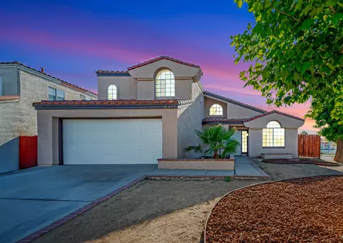 Exterior - 37657 19th St E, Palmdale, CA 93550 photo 2 of 6