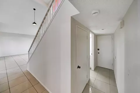 Entry Way - 37657 19th St E, Palmdale, CA 93550 photo 2 of 4