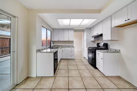 Kitchen - 37657 19th St E, Palmdale, CA 93550 photo 1 of 4