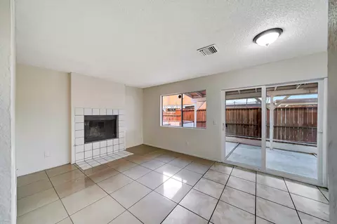 Living - 37657 19th St E, Palmdale, CA 93550 photo 6 of 7