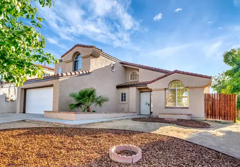 Exterior - 37657 19th St E, Palmdale, CA 93550 photo 4 of 6