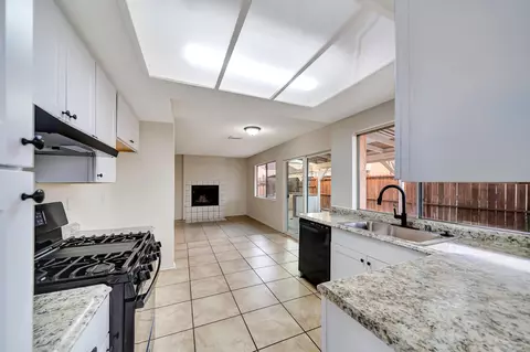 Kitchen - 37657 19th St E, Palmdale, CA 93550 photo 4 of 4