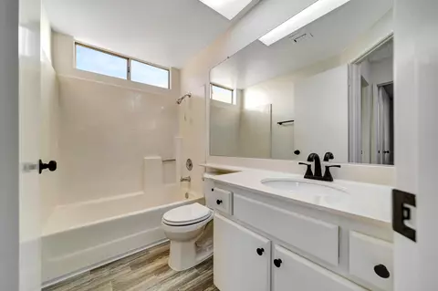 Bath - 37657 19th St E, Palmdale, CA 93550 photo 4 of 4